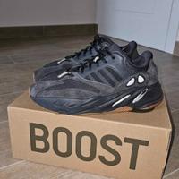 Yeezy 700 Utility black