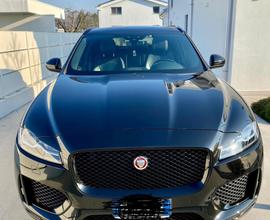 Jaguar F-pace 2.0 180 cv chequered flag