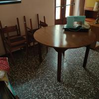  tavolo rotondo allungabile n 4 sedie. no pagament