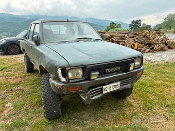 Toyota hilux LN105 - da restaurare