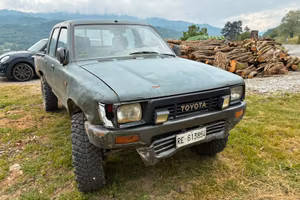 Toyota hilux LN105 - da restaurare