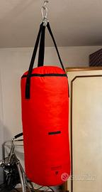 Sacco da Boxe + supporti per sospensione