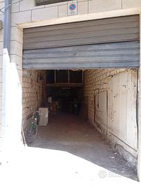 Box di 45 metri alto (dotato di soppalco)