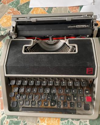 Macchina da scrivere Olivetti lettera DL