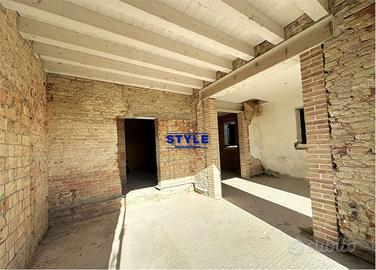 PORZIONE DI BIFAMILIARE INDIPENDENTE AL GREZZO