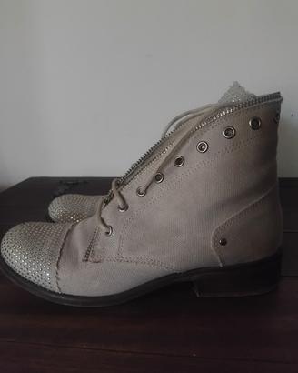 stivaletto con brillantini 