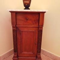 2 comodini antichi restaurati con piano in marmo 