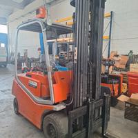 CARRELLO ELEVATORE PORTATA Kg. 3000