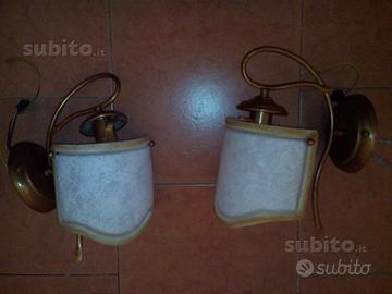 Coppia di lumi in ottone e vetro da parete lume