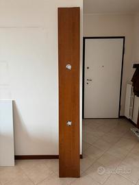 Mensola in legno con faretti