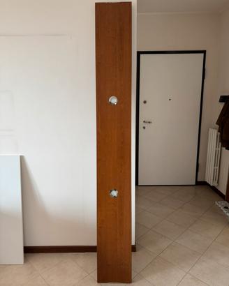 Mensola in legno con faretti