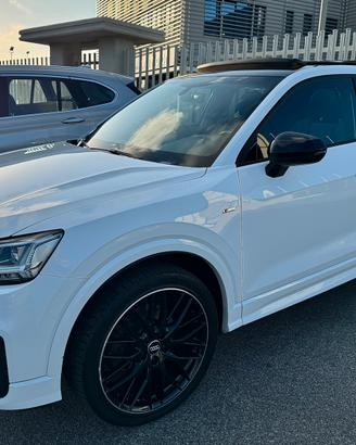 Audi Q2 30 TDI S-Line Edition Identity Black