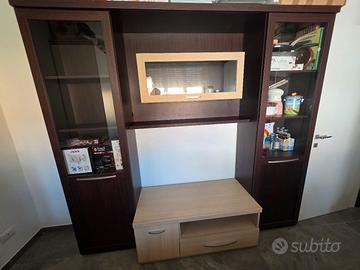 Robusto mobile TV vetrina soggiorno NO IKEA
