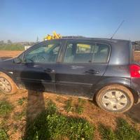 Renault Megane anno 2007 con 150.000 km