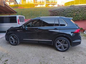 Volkswagen tiguan R-LINE