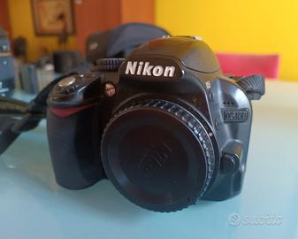 Nikon D3100 più obiettivi e accessori 