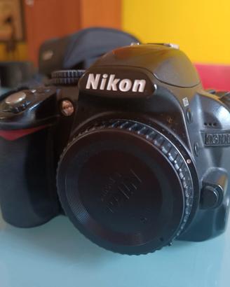 Nikon D3100 più obiettivi e accessori 