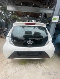 Portellone porte ricambi TOTOTA AYGO b40 2018