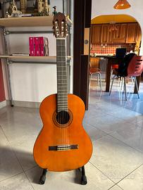 Chitarra classica Yamaha C40 con supporto e sacca