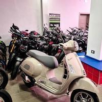 Piaggio Vespa 300 GTS - 2025 KM 1