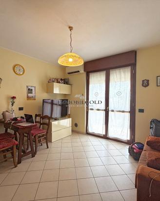Bilocale con balcone, cantina e posto auto