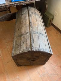 Baule antico stile pirata