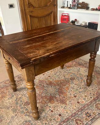 Tavolo antico in legno massello apribile