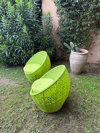 Due divanetti per il terrazzo o giardino / mela