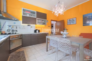 INGRESSO INDIPENDENTE CON CORTE PRIVATA IN ZONA MA