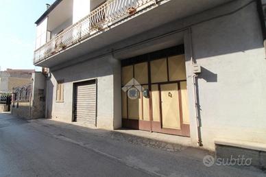 2 LOCALI A CASAGIOVE