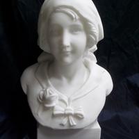 MEZZO BUSTO IN MARMO BIANCO STATUARIO FATTO A MANO