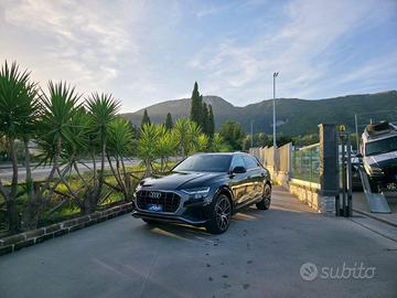 AUDI - Q8 - 50 TDI 286 CV quattro tiptronic Sport