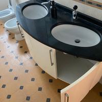 Mobile con doppio lavandino bagno
