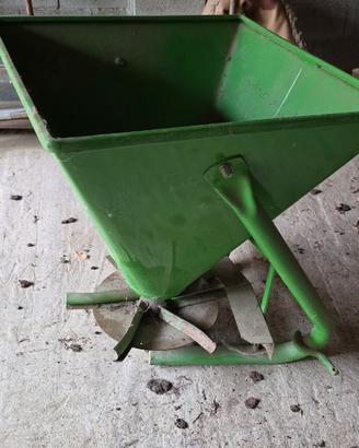 Spandiconcime centrifugo a tramoggia TER.PA per tr