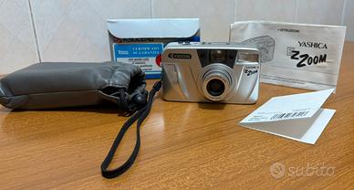 Fotocamera Yashica EZ Zoom (a rullino)