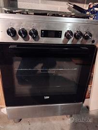 cucina a gas con forno ventilato marca BEKO
