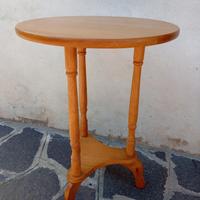 Tavolino treppiede in legno