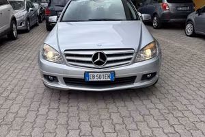 Mercedes-benz C 220 CDI BlueEFFICIENCY Avantgarde