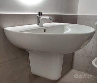 mobile lavabo sospeso