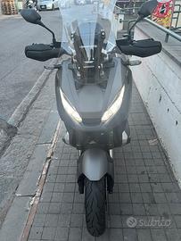 X-adv 750