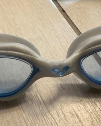 Occhialini nuoto Arena grigi lenti azzurre