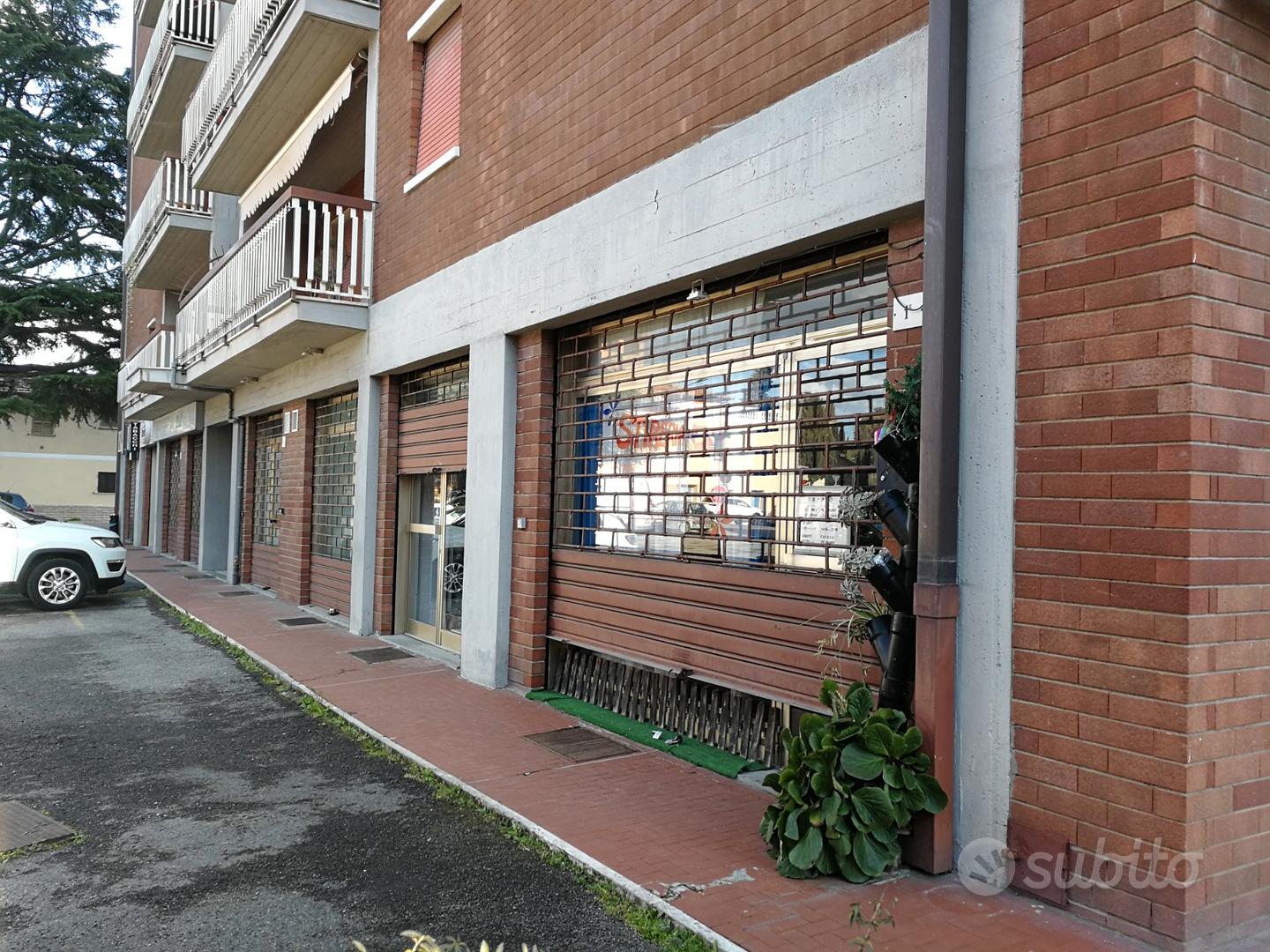 Locale ad uso commerciale - Vista 3