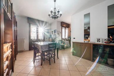 3 LOCALI A REGGIO NELL'EMILIA