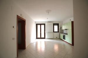 Secondo piano con posto auto