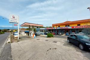 Stazione di servizio distributore carburanti