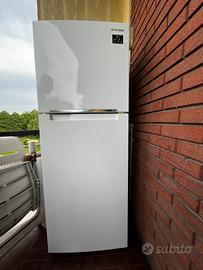 Frigorifero Samsung RT29K5030WW