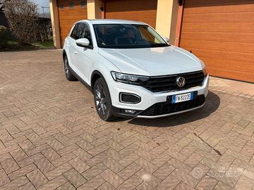 Volkswagen T-ROC, full optional fari a LED 1500