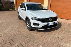 Volkswagen T-ROC, full optional fari a LED 1500