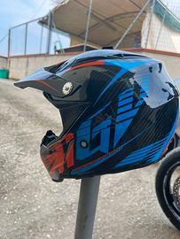Agv ax8 carbon