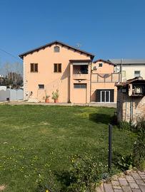 Villa a schiera con giardino